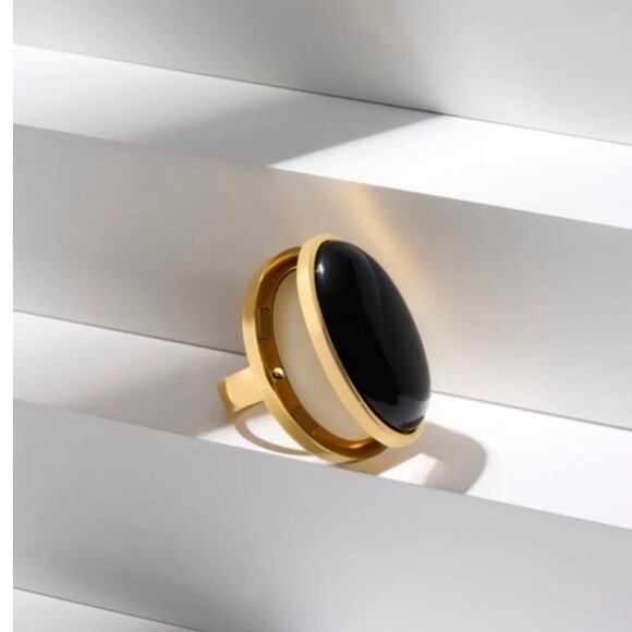 Disney Villians Malificent’s Perfume Ring Besame - Picture 3 of 11